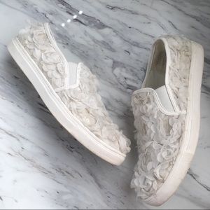 🍉 5 for $25 Sale! 🍉 
WANTED FLORAL AND SEQUIN SLIP ON